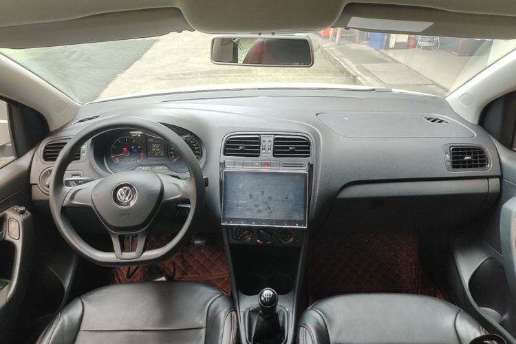 Volkswagen Polo 2016 car image #10