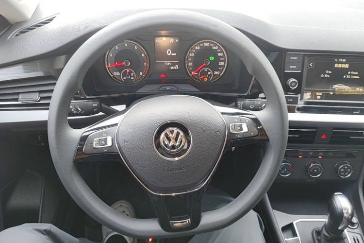 Volkswagen Lavida 2019 #15 Volkswagen Lavida 2019 car image #15