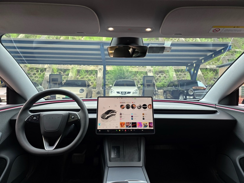 Tesla Model 3 2024 car image #6