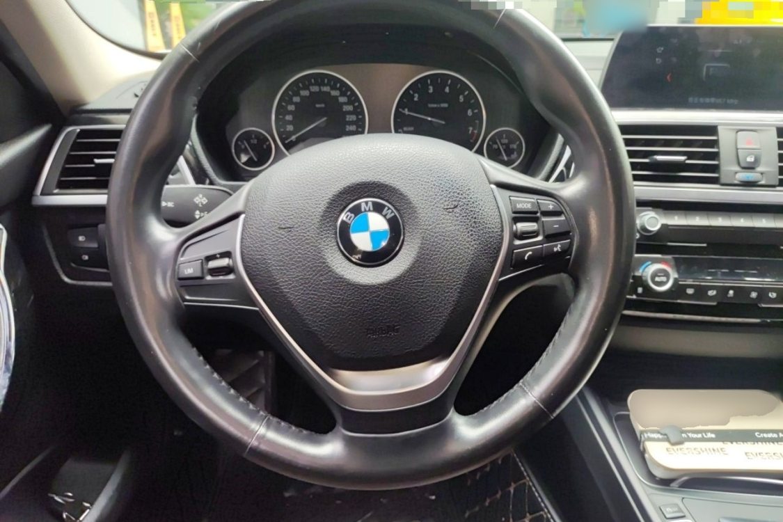 BMW 3 Series 2018 #22 BMW 3 Series 2018 car image #22