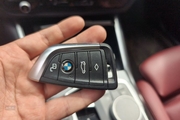 BMW 3 Series 2023 car image #10
