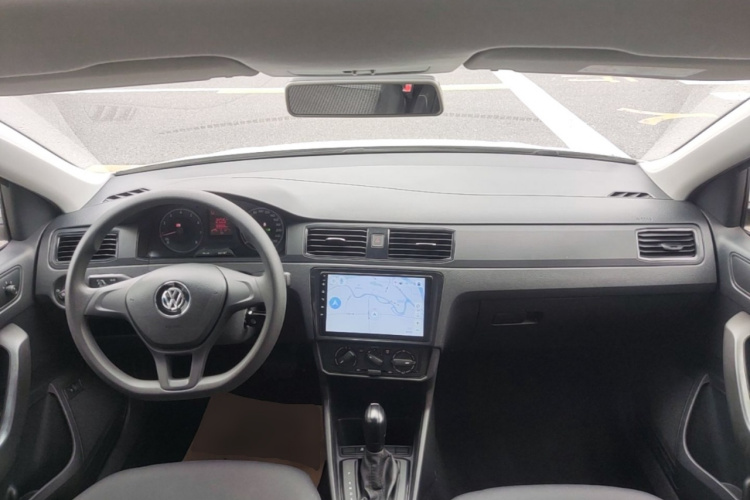 Volkswagen Santana 2019 imagen de coche #10