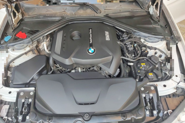BMW 3 Series 2018 #22 BMW 3 Series 2018 صورة سيارة #22