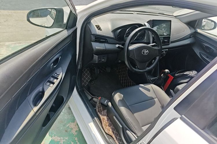 Toyota Vios 2015 car image #16