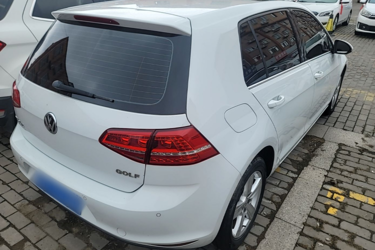 Volkswagen Golf 2015 car image #7