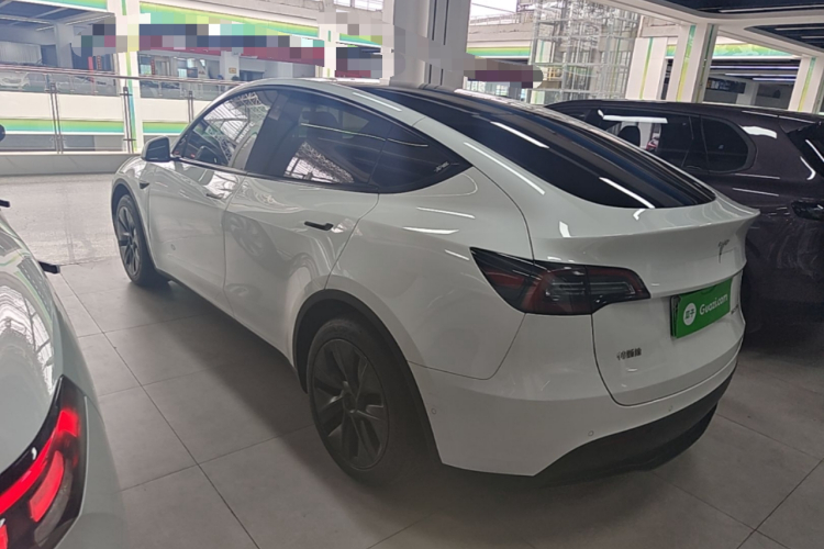 Tesla Model Y 2024 car image #5