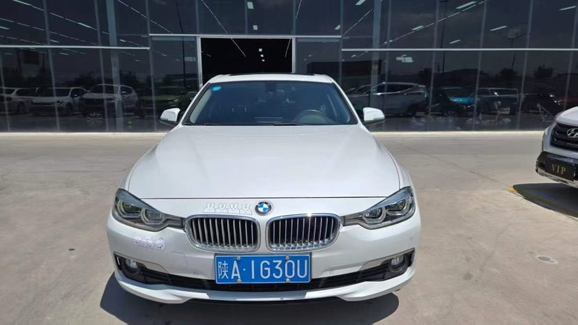 BMW 3 Series 2018 car image #2