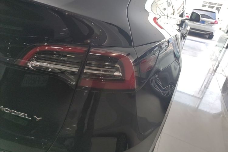 Tesla Model Y 2022 #8 Tesla Model Y 2022 car image #8