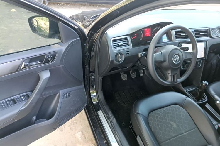 Volkswagen Santana 2016 car image #16