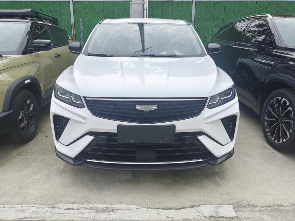 GEELY Coolray 2024 immagine di auto #2