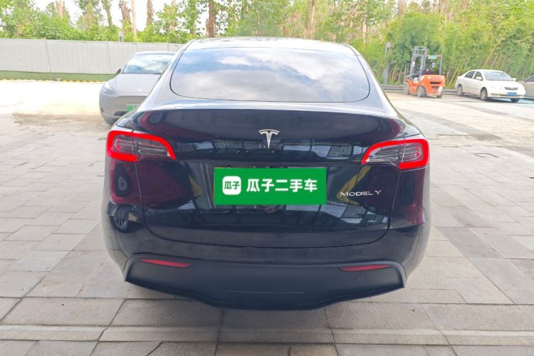 Tesla Model Y 2023 #6 Tesla Model Y 2023 car image #6