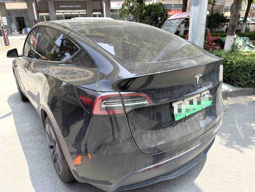 Tesla Model Y 2023 car image #5