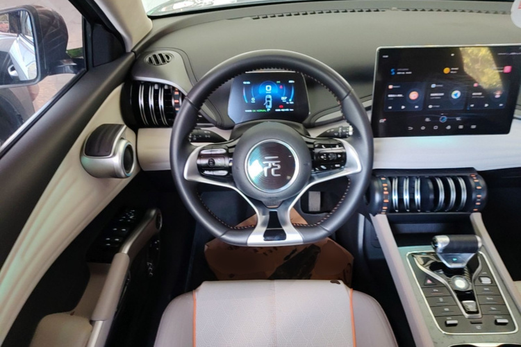 BYD Yuan Plus 2023 صورة سيارة #15