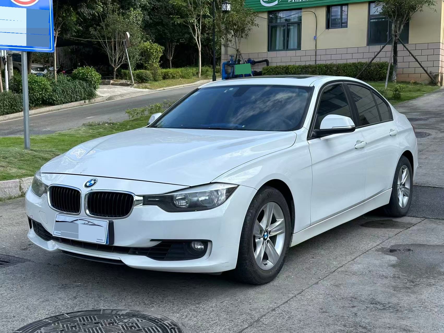 BMW 3 Series 2014 BMW 3 Series 2014 car image