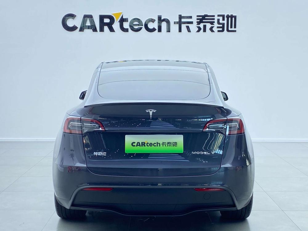 Tesla Model Y 2024 car image #3