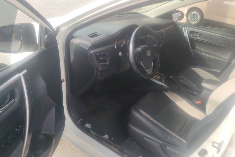Toyota Corolla 2015 car image #9