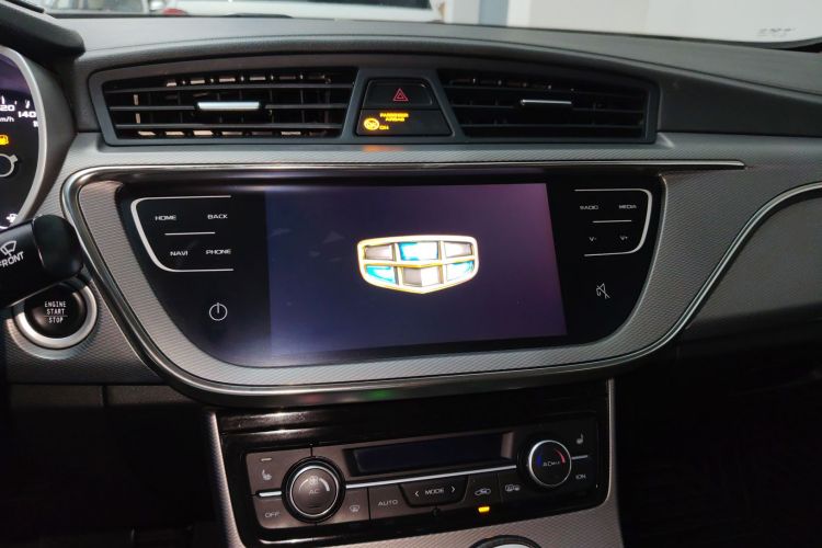 GEELY Emgrand GL 2018 صورة سيارة #13