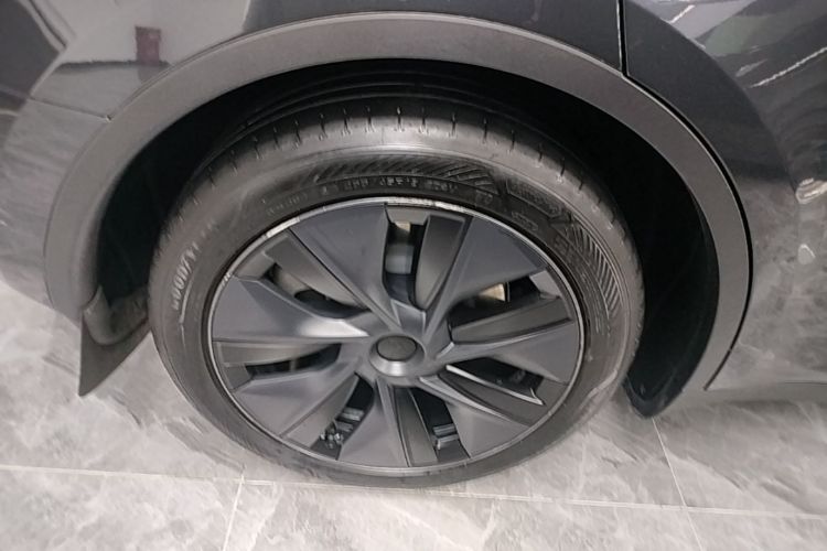Tesla Model Y 2024 #10 Tesla Model Y 2024 immagine di auto #10