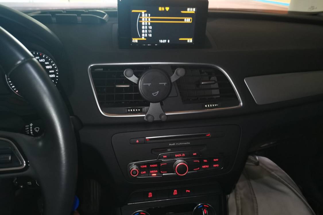 Audi Q3 2017 #26 Audi Q3 2017 car image #26