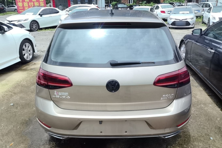 Volkswagen Golf 2020 car image #6