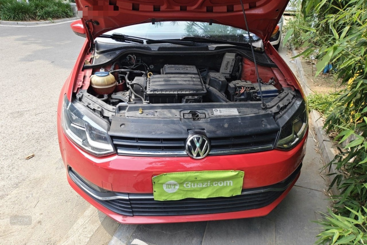 Volkswagen Polo 2015 car image #22