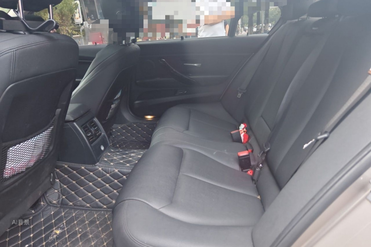 BMW 3 Series 2019 car image #19