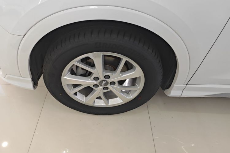 Audi Q3 2019 #9 Audi Q3 2019 car image #9