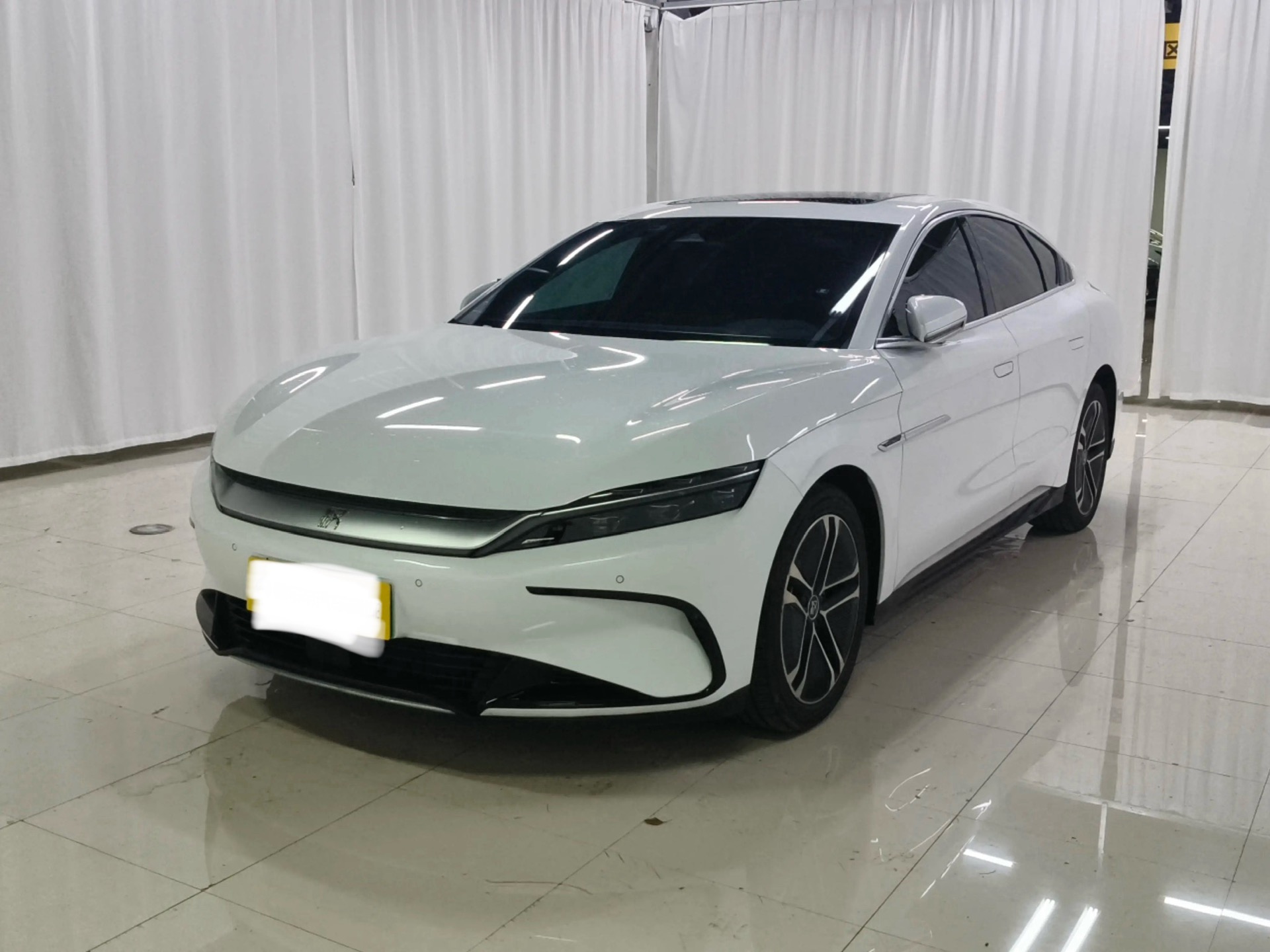 BYD Han 2024 car image 