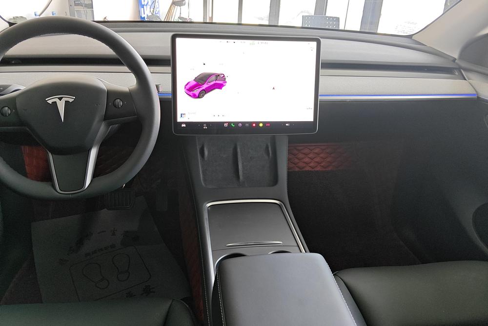 Tesla Model Y 2023 car image #8