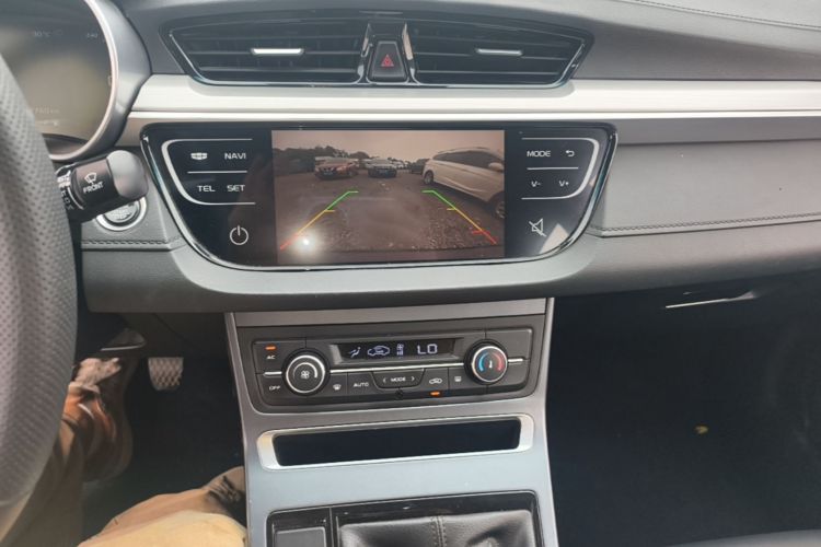 GEELY Emgrand 2019 car image #13