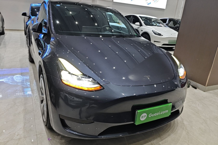 Tesla Model Y 2022 #3 Tesla Model Y 2022 car image #3