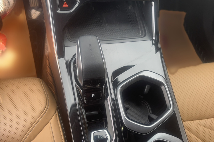 GEELY Boyue L 2024 image de voiture #16