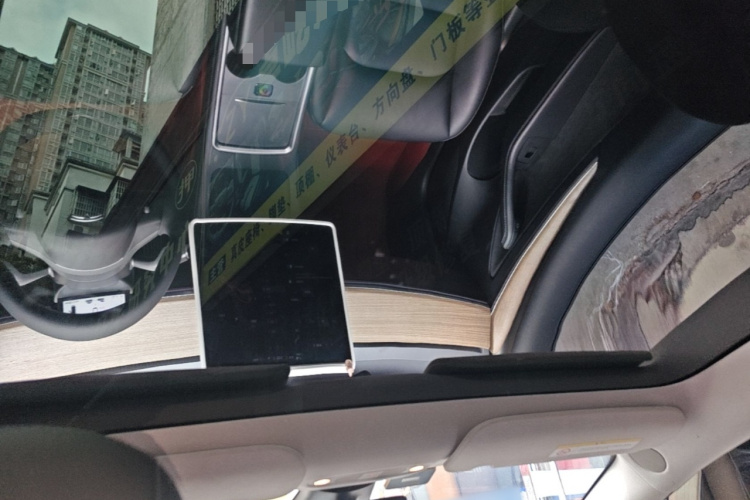 Tesla Model 3 2022 car image #18