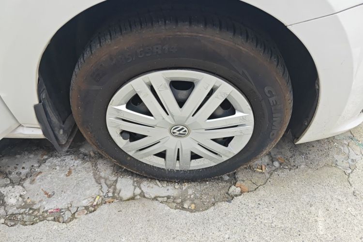 Volkswagen Polo 2017 car image #9