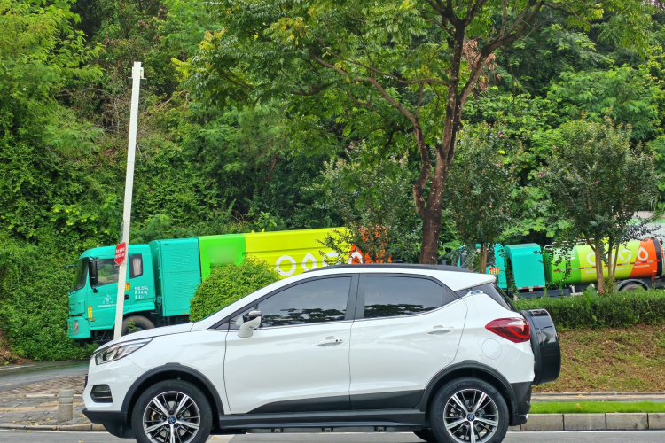 BYD Yuan New Energy 2018 #10 BYD Yuan New Energy 2018 car image #10