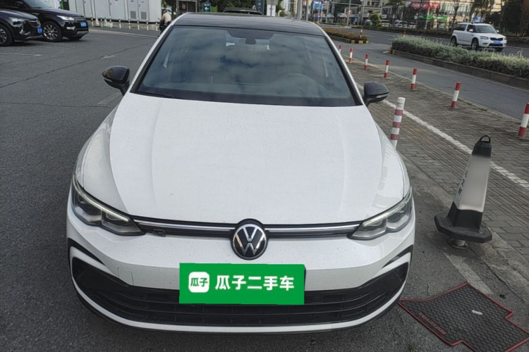Volkswagen Golf 2024 car image #3