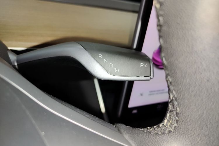 Tesla Model 3 2020 car image #14
