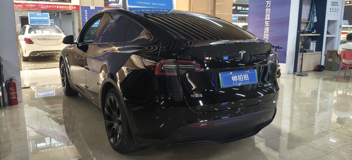Tesla Model Y 2023 #5 Tesla Model Y 2023 car image #5