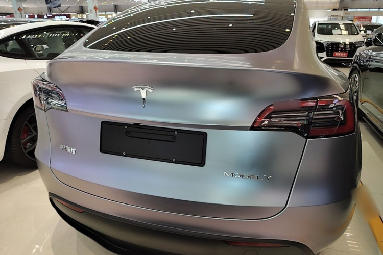Tesla Model Y 2024 #6 Tesla Model Y 2024 car image #6