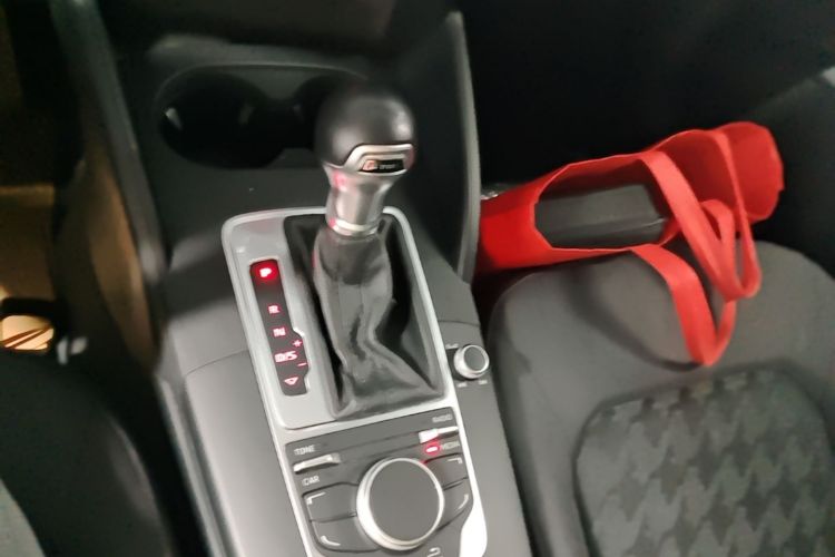 Audi A3 2017 car image #14