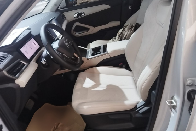 BYD YuanUP 2025 car image #15