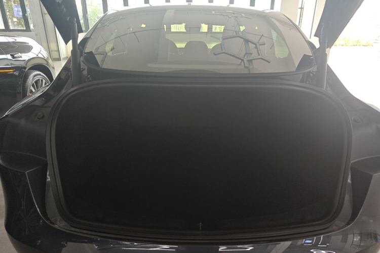 Tesla Model 3 2024 car image #19