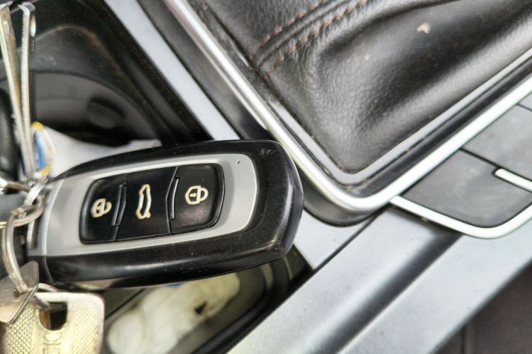GEELY Emgrand 2019 #11 GEELY Emgrand 2019 car image #11