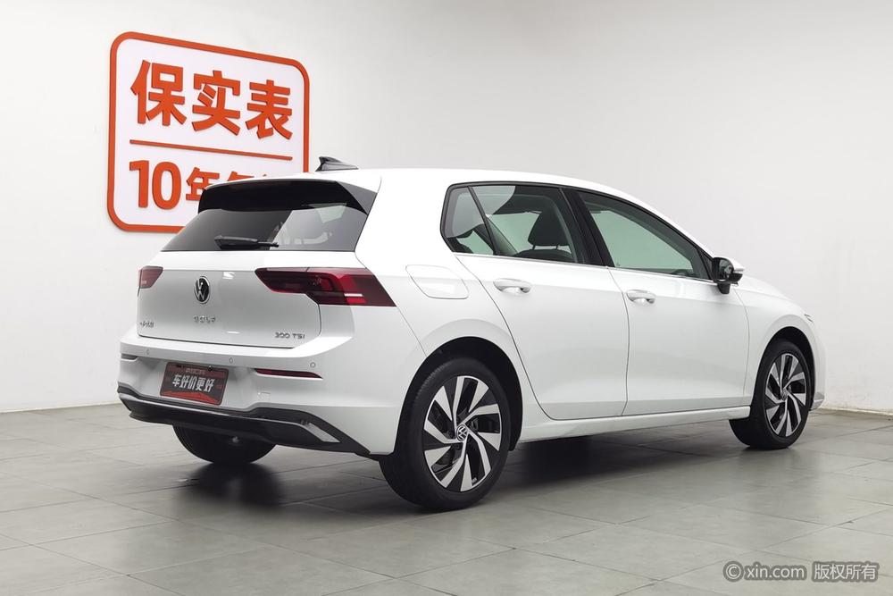 Volkswagen Golf 2026 صورة سيارة #4