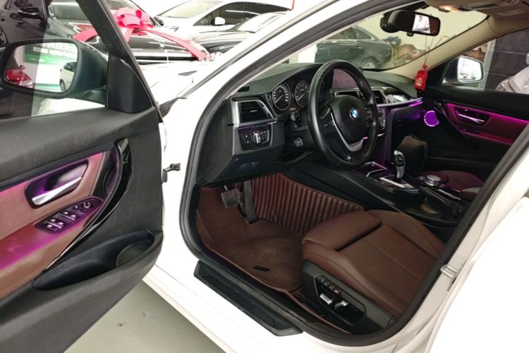 BMW 3 Series 2018 #16 BMW 3 Series 2018 car image #16