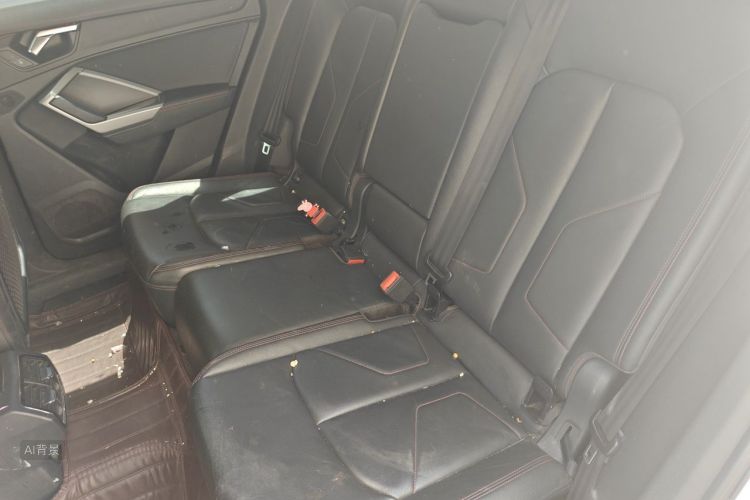 Audi Q3 2020 car image #19