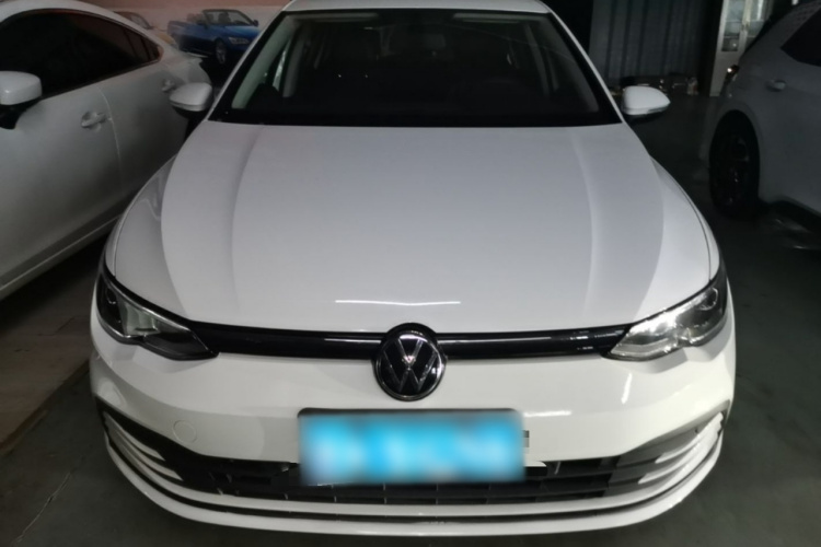 Volkswagen Golf 2023 car image #3