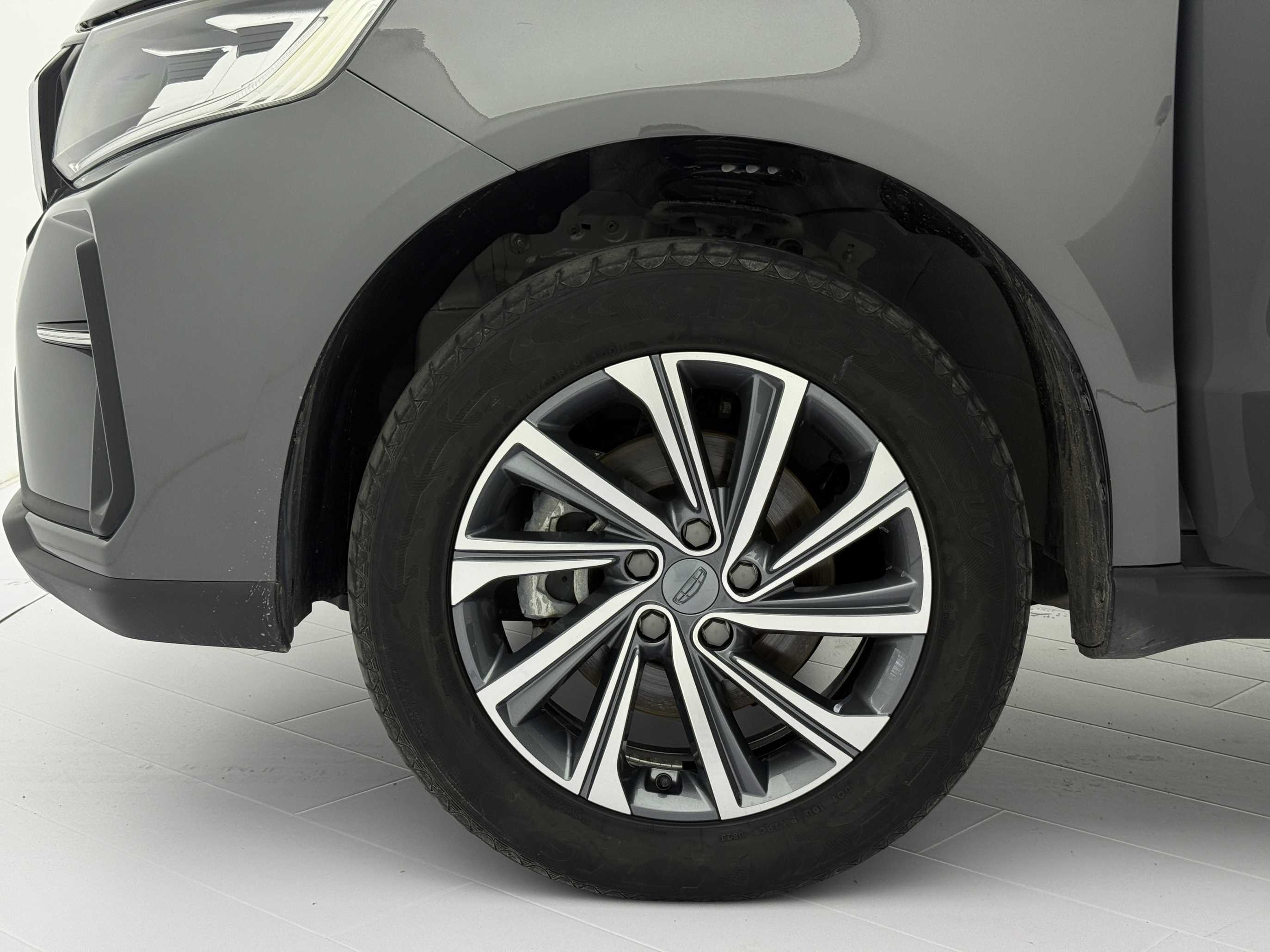 GEELY Vision X6 2023 car image #8