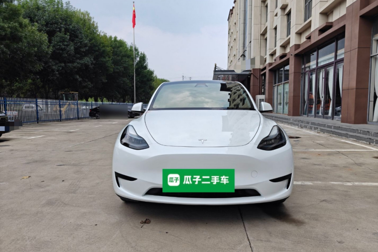 Tesla Model Y 2024 car image #3