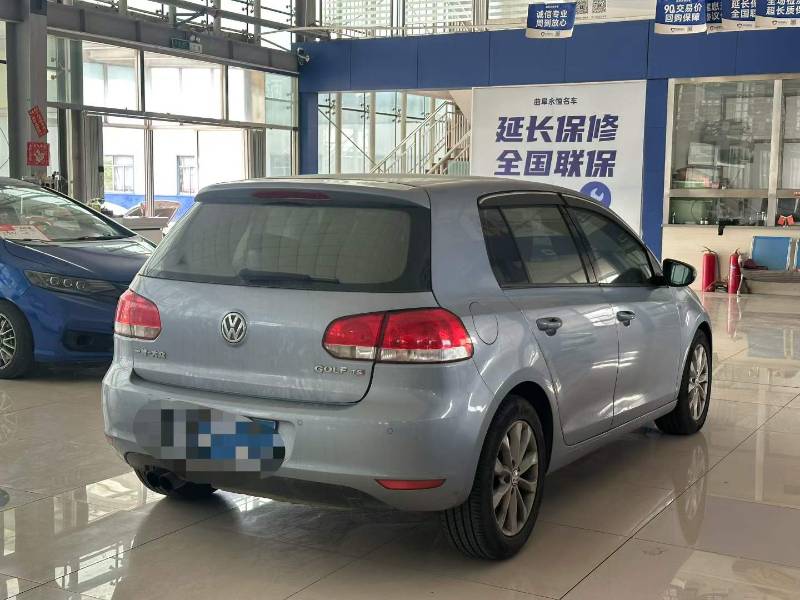 Volkswagen Golf 2011 car image #4